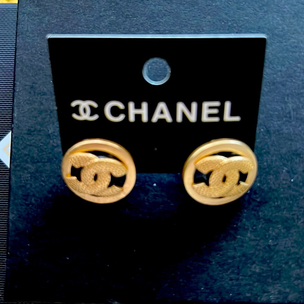 Earrings faux CC